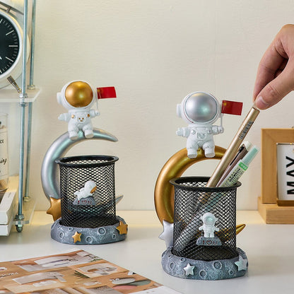 Astronaut Decorative Desk Organizing Pen Holder