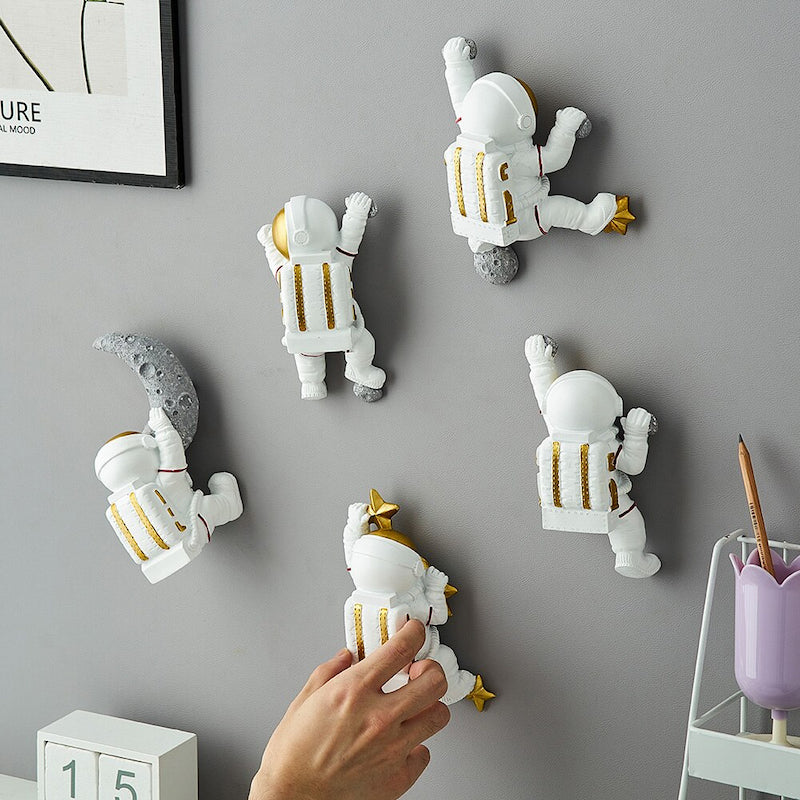 Resin Astronaut Wall Decor Figurine Set