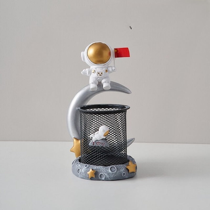 Astronaut Decorative Desk Organizing Pen Holder