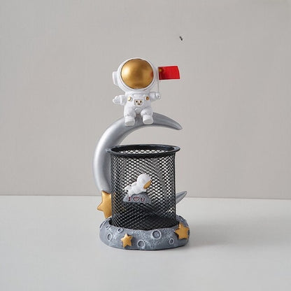 Astronaut Decorative Desk Organizing Pen Holder