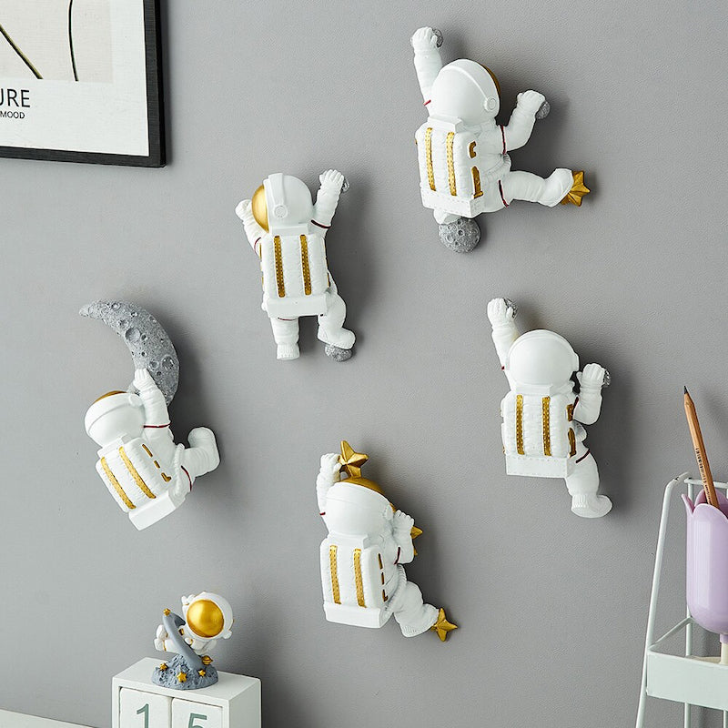 Resin Astronaut Wall Decor Figurine Set